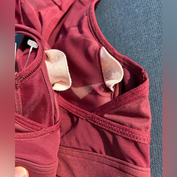 Fabletics Blade Zip Front High Impact Sport Bra - Picture 4 of 8